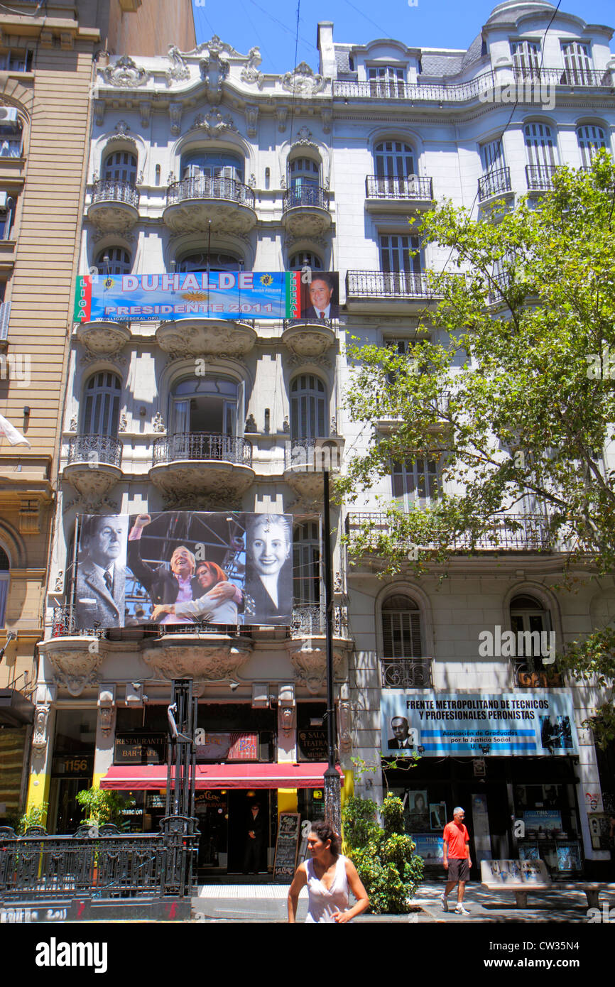 Buenos Aires Argentinien, Avenida de Mayo, Straßenszene, Eigentumswohnung Wohnapartments Gebäude Gebäude Gehäuse, Stadtwohnungen, Beaux Arts, ein Stockfoto