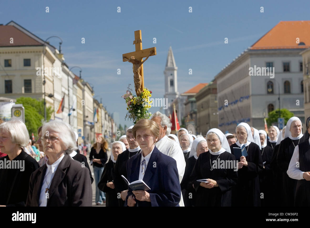 München - zieht eine Prozession durch die Straßen Stockfoto