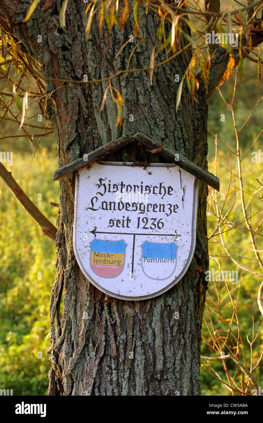 Historische Grenze Schild am Tribsees Stockfoto