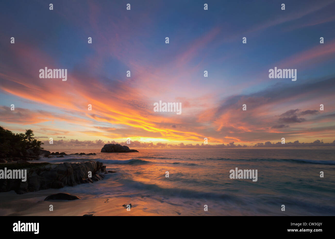 Sonnenuntergang über den Strand. Cousine Island.Seychelles Stockfoto