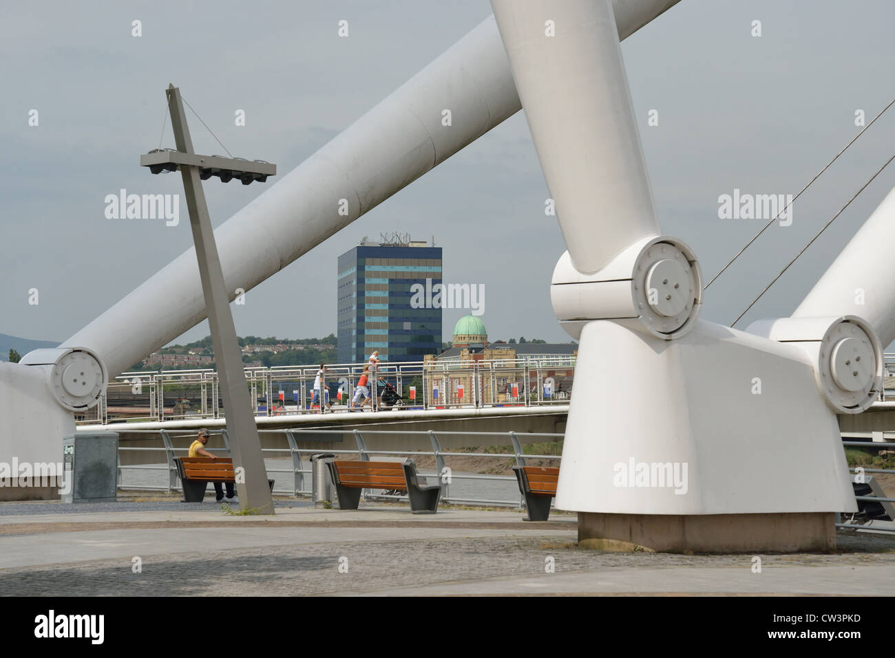 Newport City Fußgängerbrücke über den Fluss Usk, City of Newport (Casnewydd), Wales (Cymru), Großbritannien Stockfoto