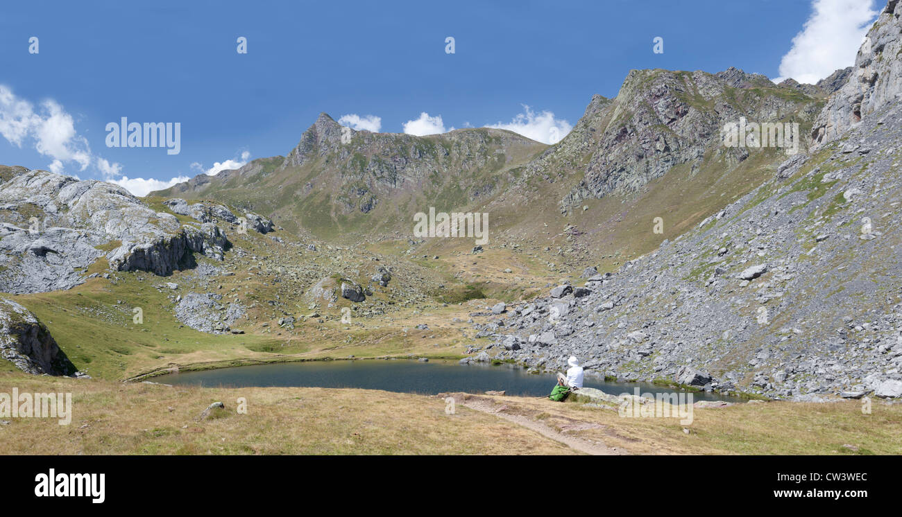 Der Casterau See in Nationalparks der Pyrenäen (westlichen Pyrenäen - Frankreich). Le Lac Castérau Dans le Parc national des Pyrénées Stockfoto