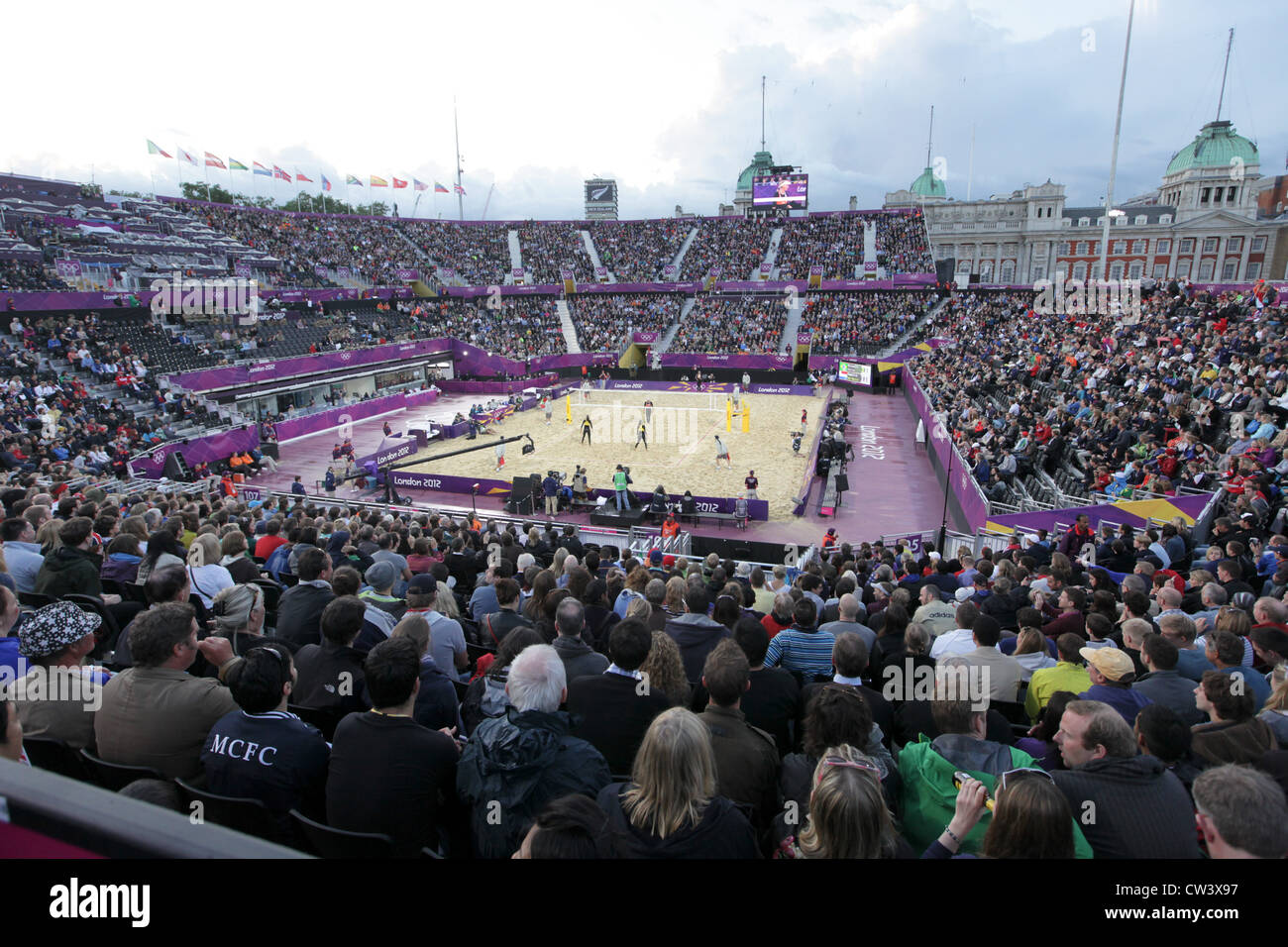 OLYMPISCHE SPIELE BEACHVOLLEYBALL AM PFERD SCHÜTZT PARADE LONDON WÄHREND DER SPIELE 2012. Stockfoto