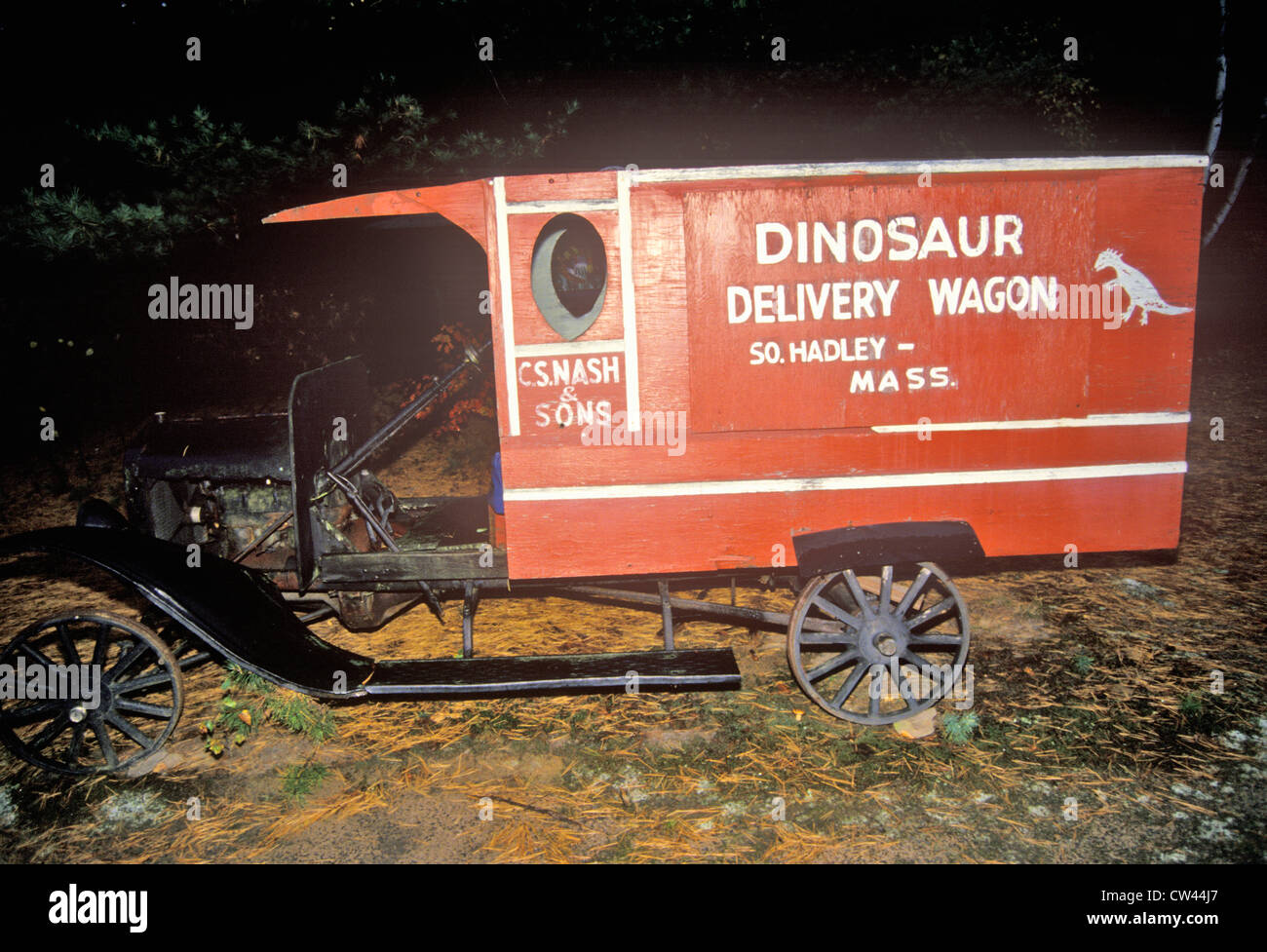 Alte Wagen, Nash-Dino-Land, South Hadley, Massachusetts Stockfoto