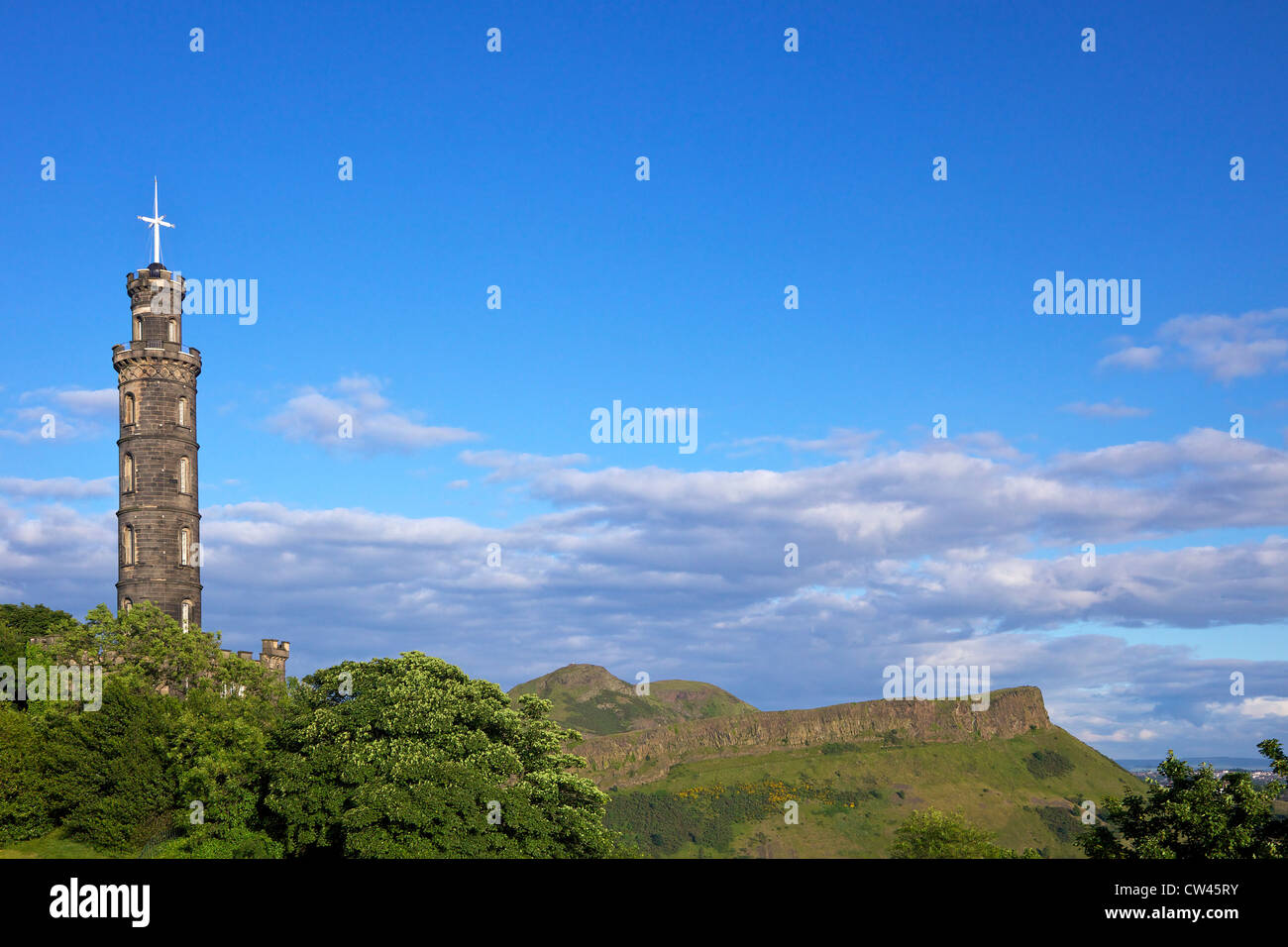 Nelsons Denkmal im Sommersonnenschein, Calton Hill, Edinburgh, Schottland, UK, GB, Großbritannien Stockfoto