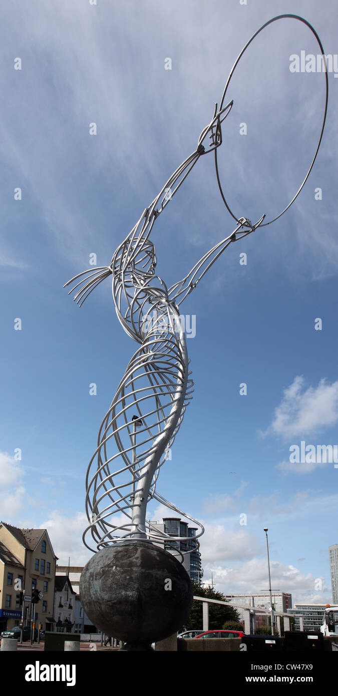 Thanksgiving Square Stahl Skulptur, Leuchtfeuer der Hoffnung von Andy Scott, Laganside, Belfast, Ulster; Nordirland Stockfoto