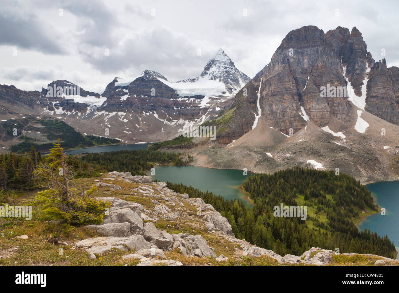 Kanada, Mount Assiniboine Provincial Park, The Nub und Nublet Trail, Mount Wedgwood und Mount Assiniboine, Sunburst und Himmelblau Stockfoto