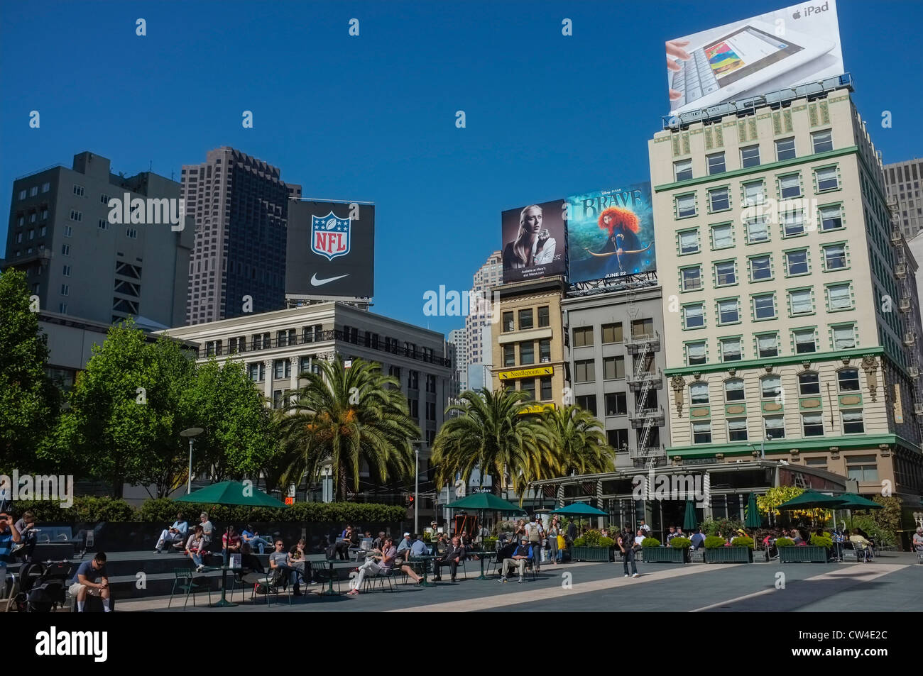 Blick in Richtung Stockton Street im Union Square Park, San Francisco, Kalifornien Stockfoto