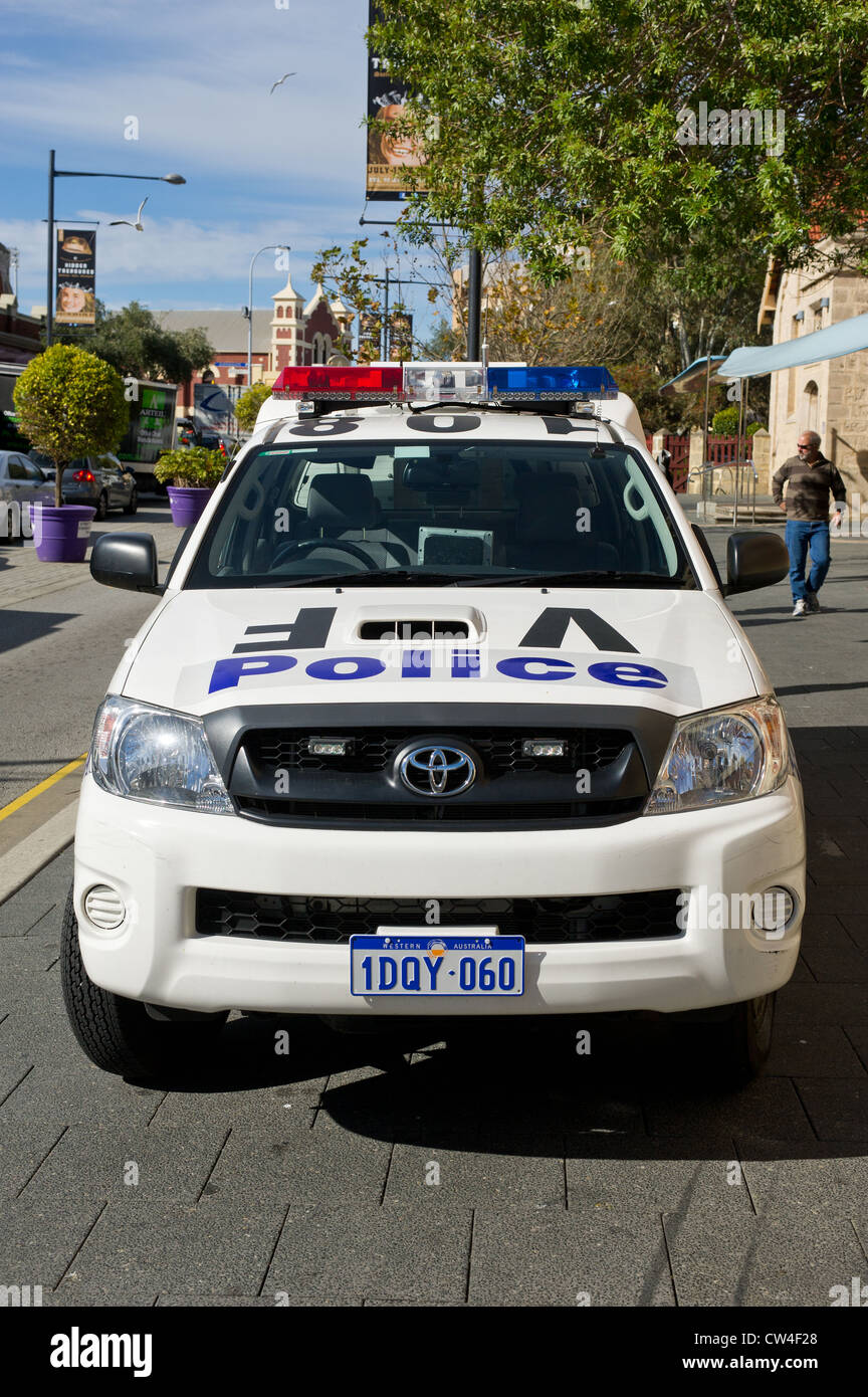 Ein polizeifahrzeug in Fremantle in Western Australia geparkt. Stockfoto