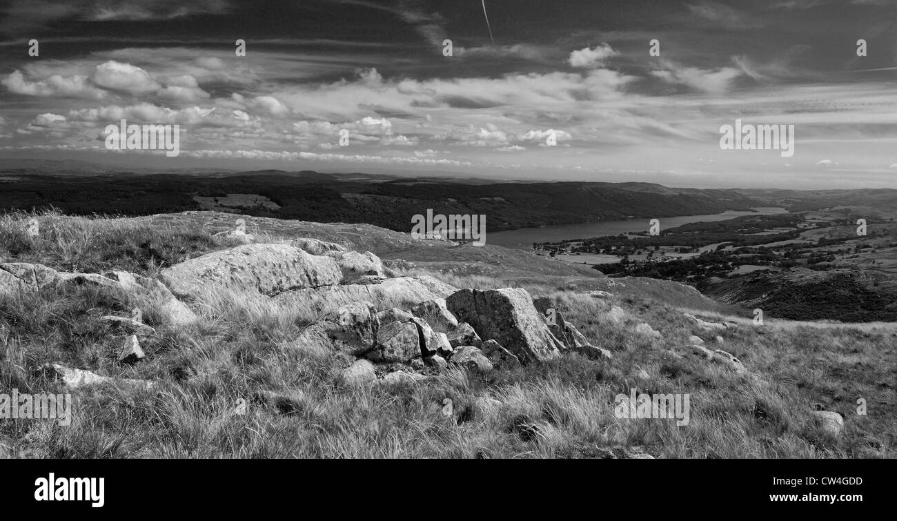 Panoramablick über Coniston Water von Kitty Crag im englischen Lake District Stockfoto