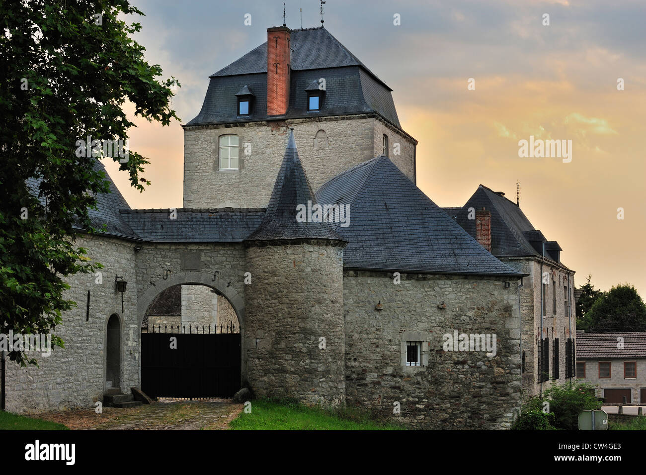 Roly Burg / Château-Ferme de Roly, ein befestigtes Bauernhaus in der Nähe von Philippeville, Ardennen, Belgien Stockfoto