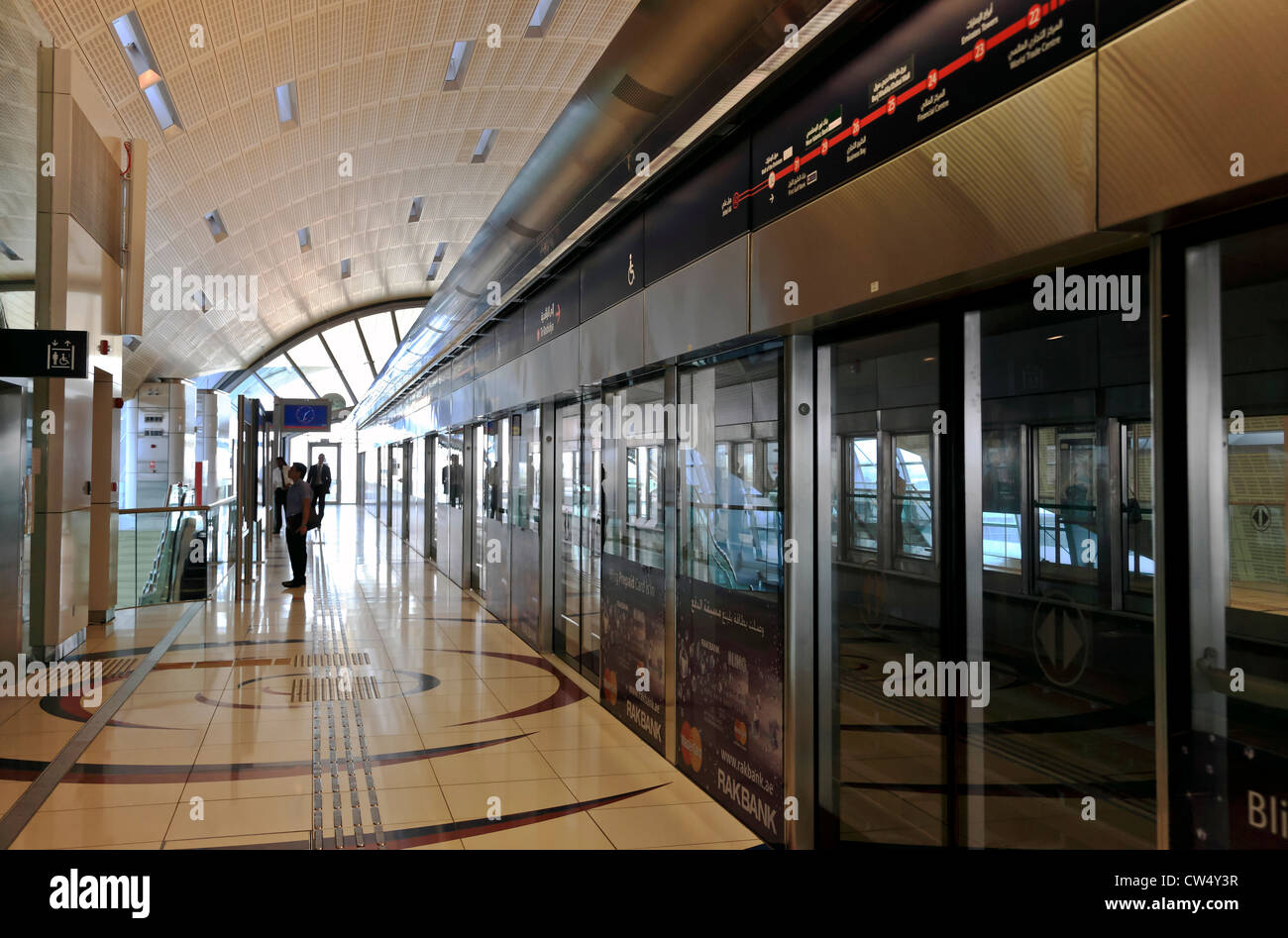 3663. Klimaanlage Bahnhof, Metro, Dubai, Vereinigte Arabische Emirate. Stockfoto