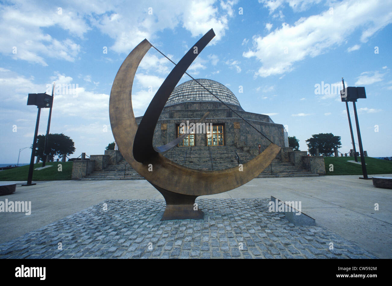 Skulptur vor Adler Planetarium & Astronomiemuseum in Chicago, Illinois Stockfoto