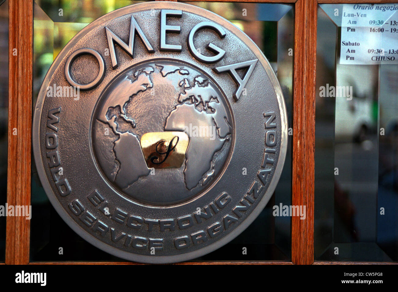 Rom, das Logo des Uhrenherstellers Omega Stockfoto