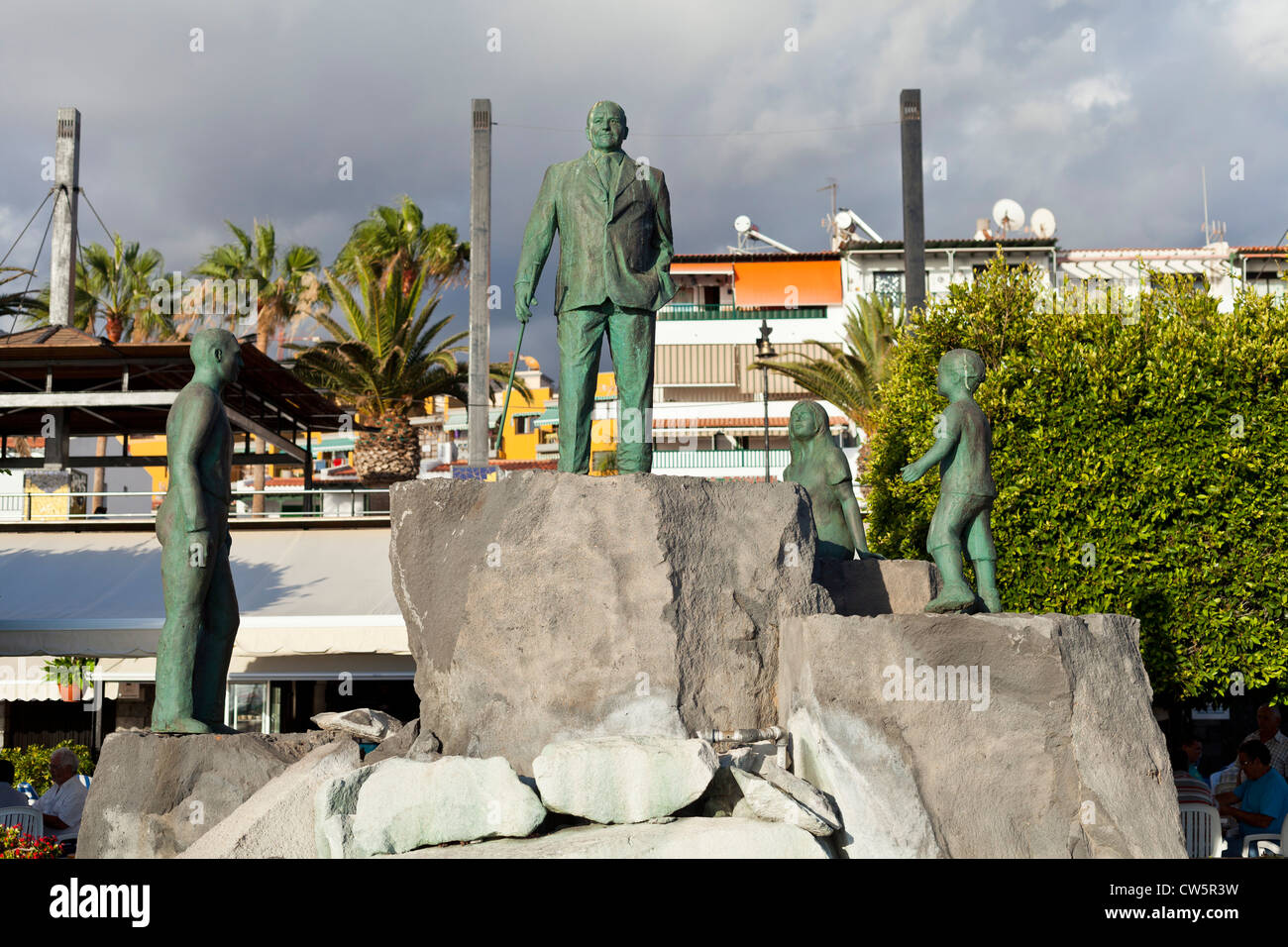 Statue von Pancracio Socas ex-Bürgermeister von Puerto Santiago Plaza, Teneriffa, Kanarische Inseln, Spanien Stockfoto