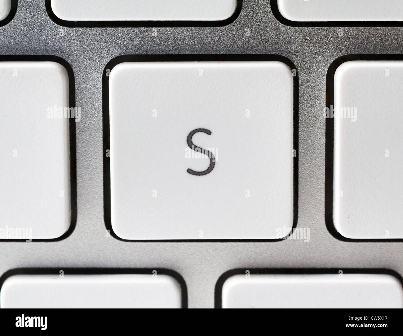 Buchstaben S auf einer Apple-Tastatur Stockfoto