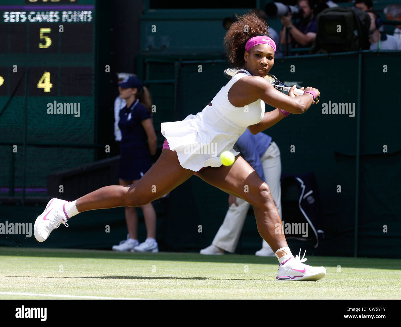 Serena Williams (USA) in Aktion in Wimbledon Stockfoto