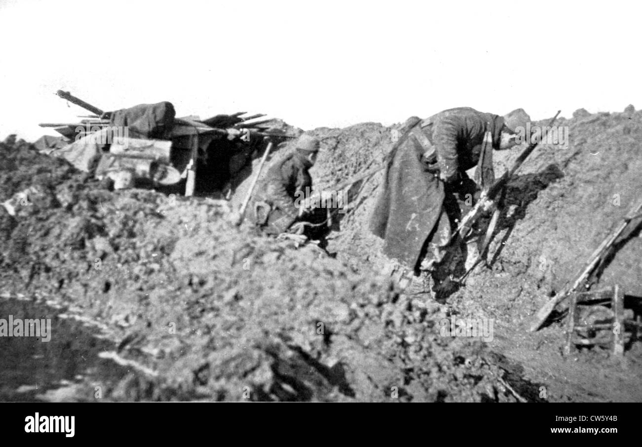 Ersten Weltkrieg. Im Schlamm der nördlichen Gräben (1915) Stockfoto