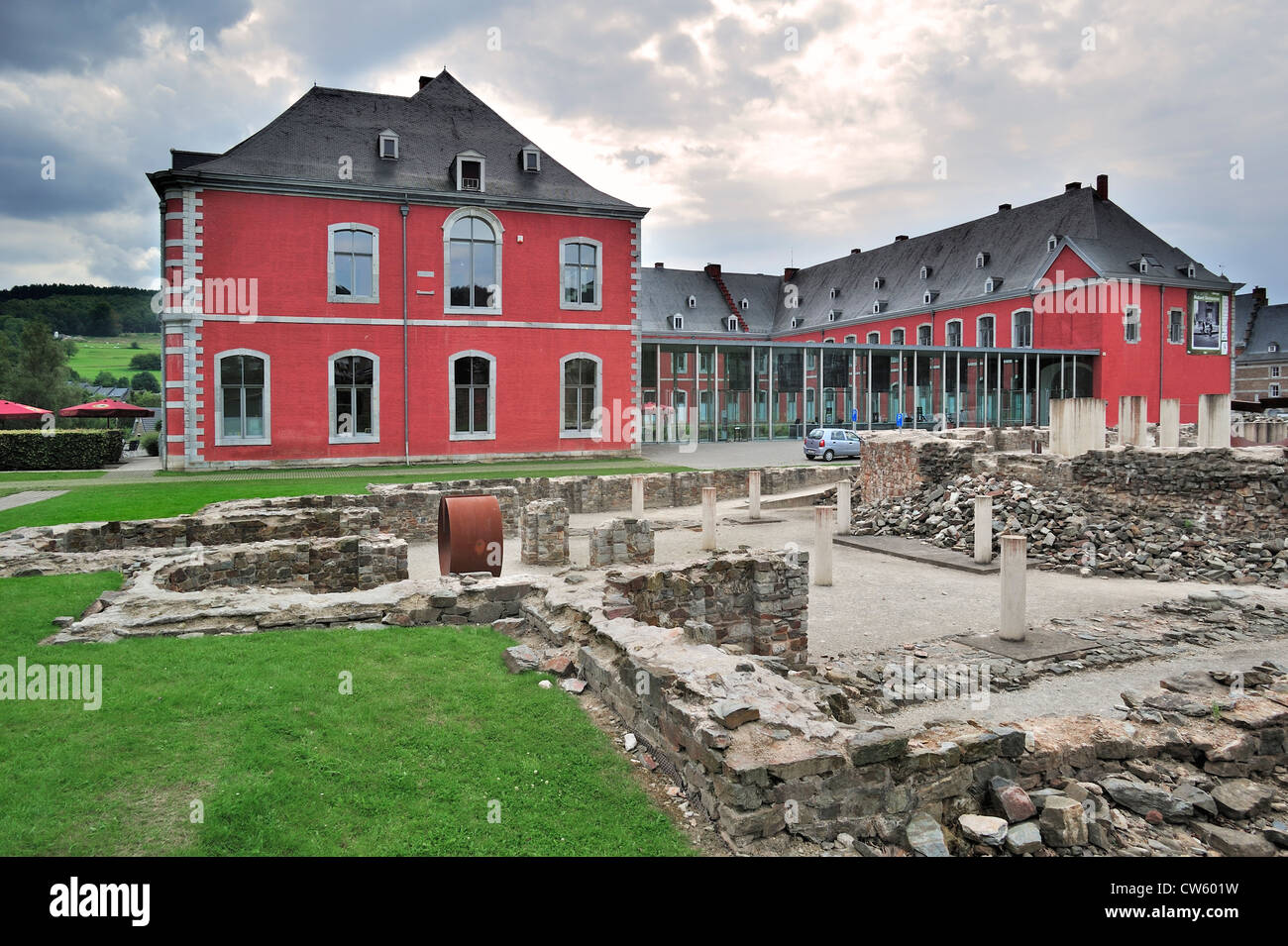 Archäologische Stätte vor Stavelot Abbey, Ardennen, Belgien Stockfoto