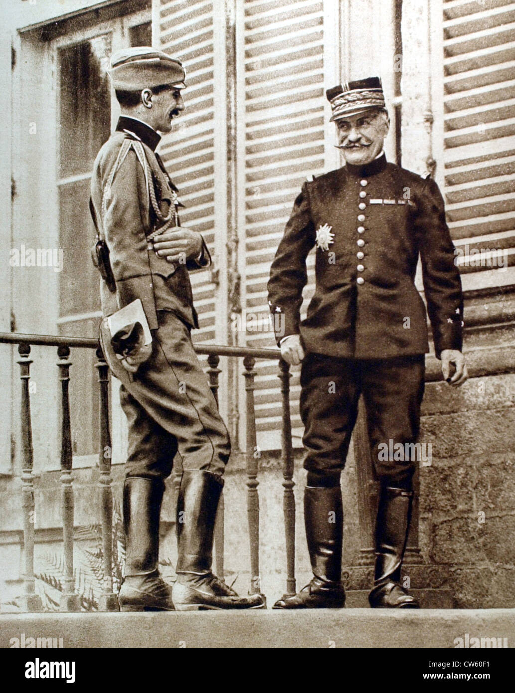 Weltkrieg I. Prinz George von Serbien, Besuch von General Foch (1915) Stockfoto