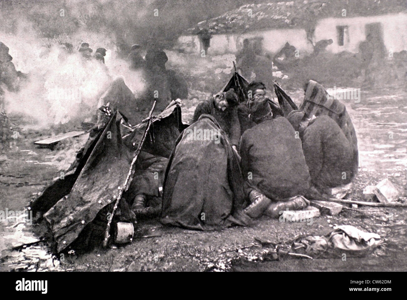 Balkankrieg.  In Alessio, serbische Truppen im Biwak ruhen Sie sich nach einem anstrengenden Tag zu Fuß. Stockfoto