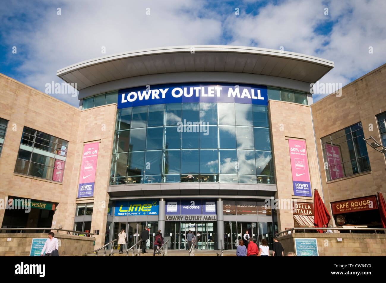 Der Eingang zu der Lowry Outlet Mall in Salford Quays in der Nähe von Manchester in England, UK Stockfoto