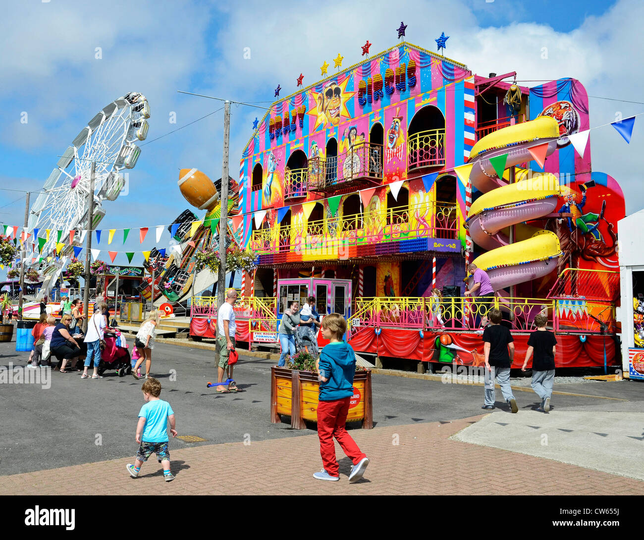 Ein sonniger Tag am "Pleasureland" Festplatz in Southport, Lancashire, England, UK Stockfoto