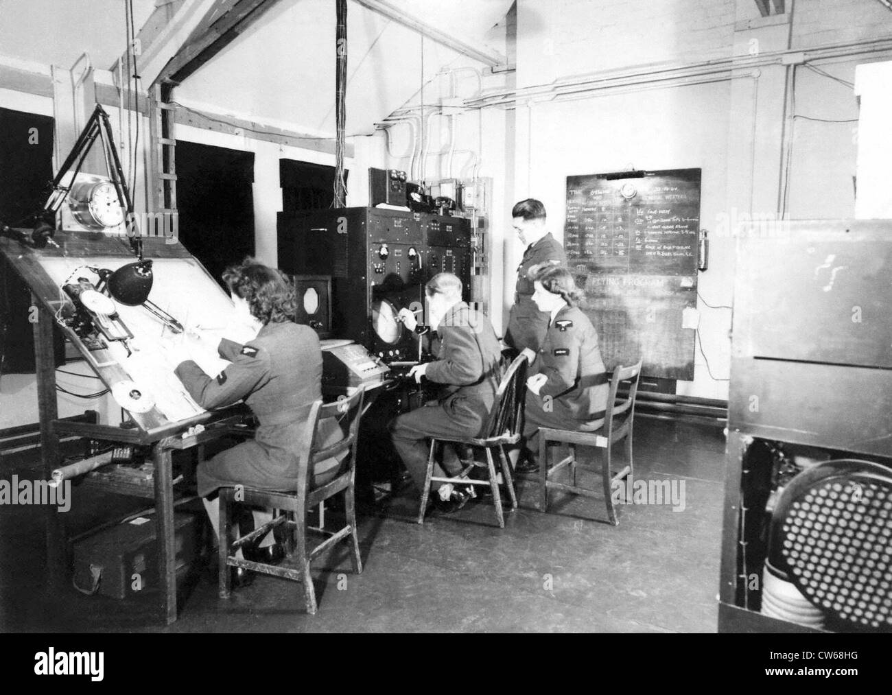 Innenraum einer britischen Radar Station von der "Chain Home", 1939 / 40 Stockfoto