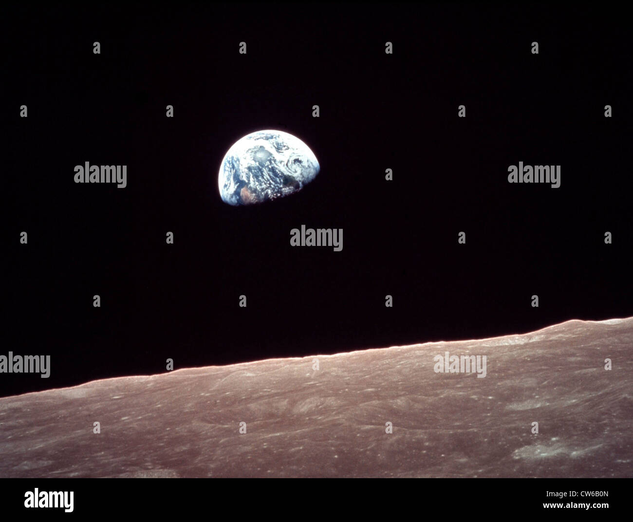 Erde steigt während der Apollo 11-Mission auf dem Mond (Juli 1969) Stockfoto