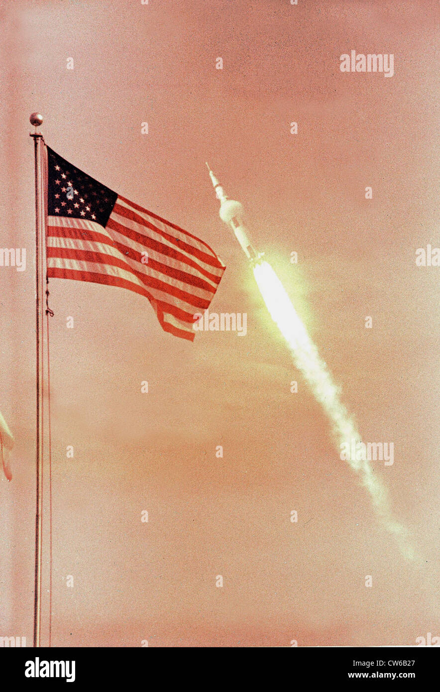 Die amerikanische Flagge läutet den Flug von Apollo XI (16. Juli 1969) Stockfoto