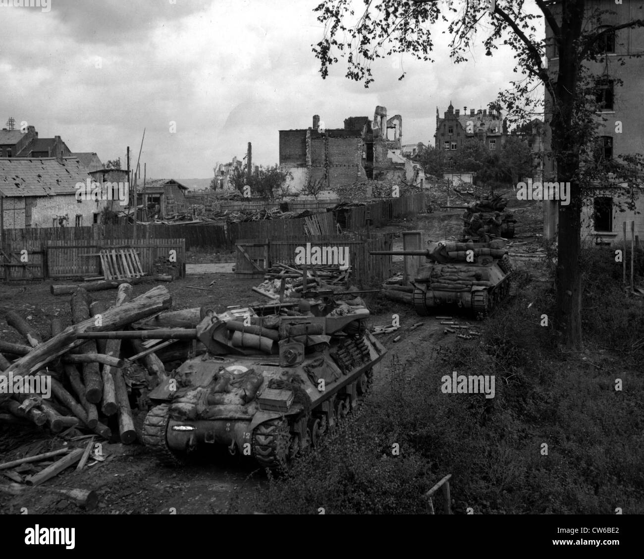 3' Kanonen auf m-10 Feuer auf und Knock-out feindliche Beobachtungsposten in Aachen (Deutschland) 14. Oktober 1944 Stockfoto