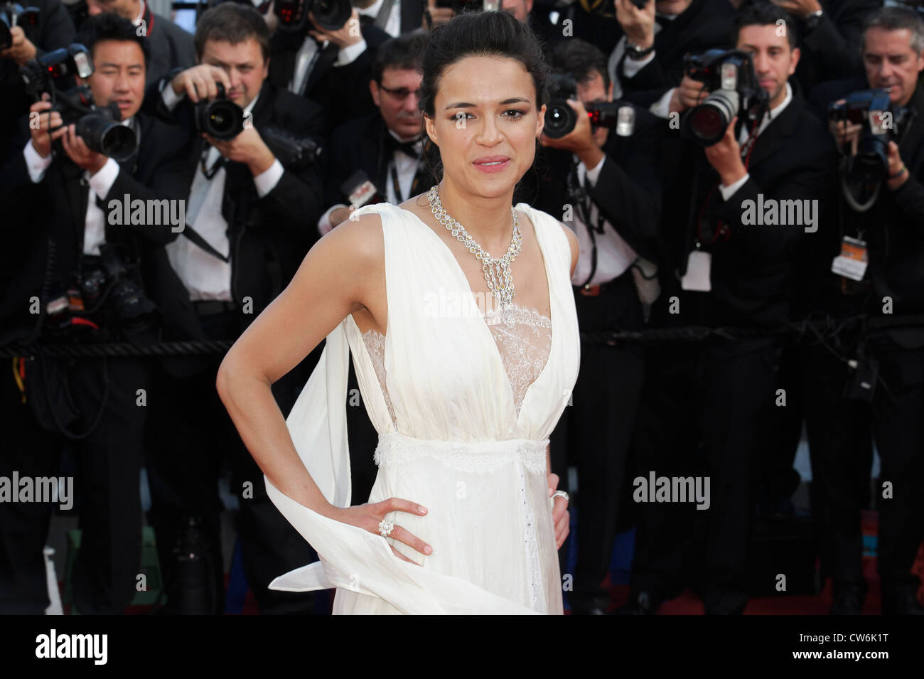 Michelle Rodriguez kommt für das Screening der Tötung Sie sanft an der 65. Internationalen Filmfestspiele in Cannes. Stockfoto