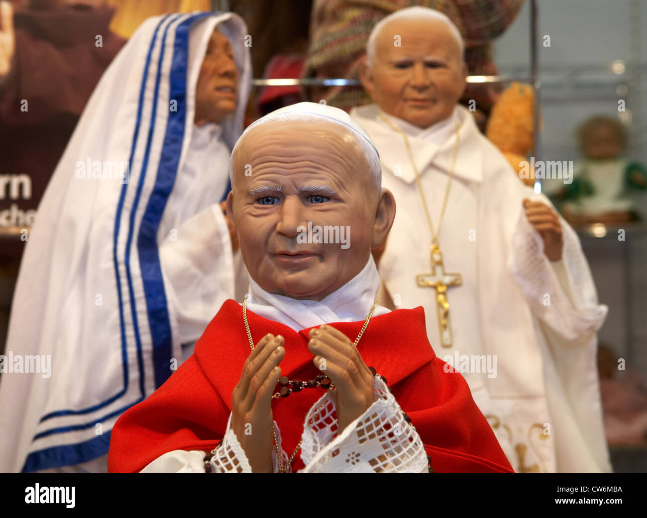 Papst Johannes Paul II., Mutter Teresa und Papst Benedict XVI als Marionette Stockfoto