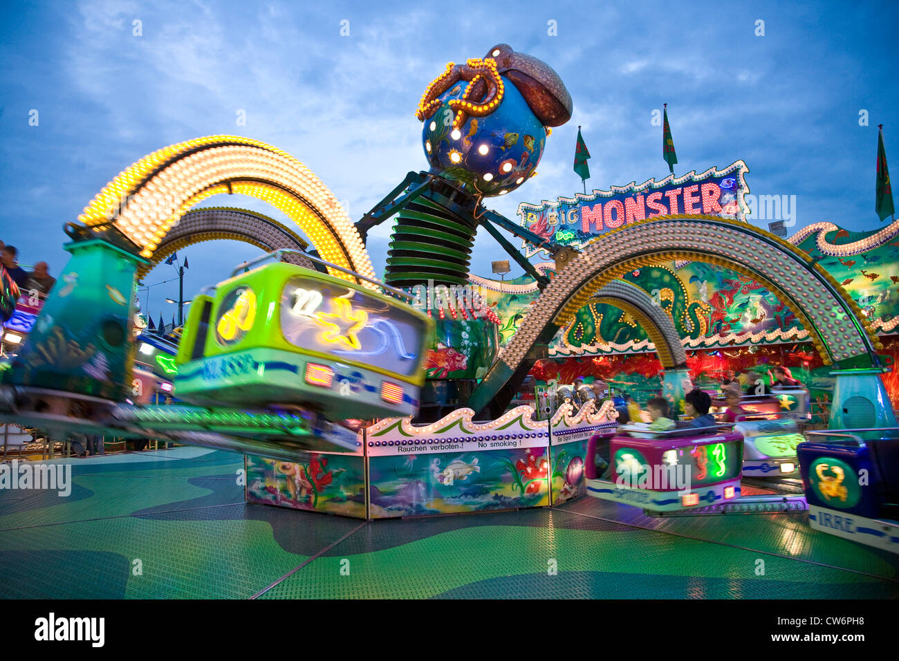 Große Monster auf der Cranger fair, Deutschland, Nordrhein-Westfalen, Ruhrgebiet, Herne Stockfoto