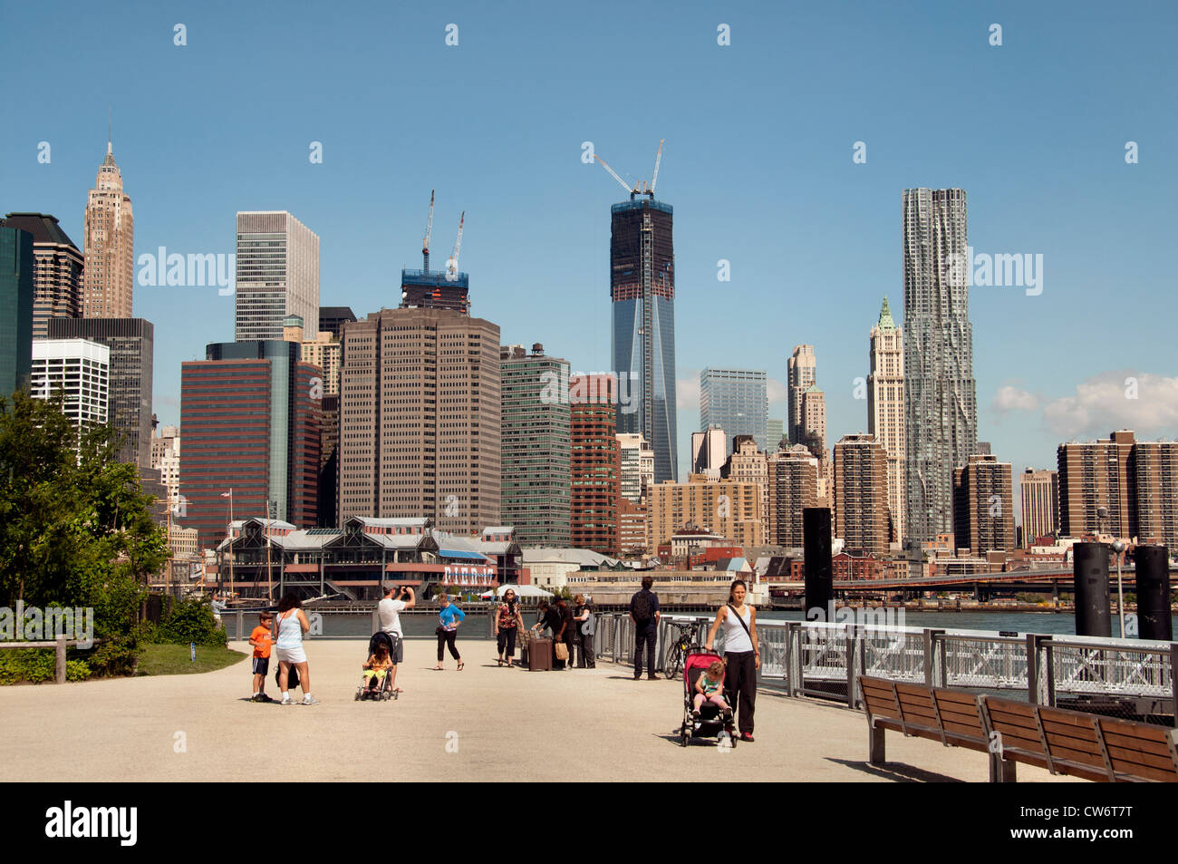 Brooklyn Heights Park New York City Freedom Tower oder Tower One World Trade Center Beekman Tower Stockfoto