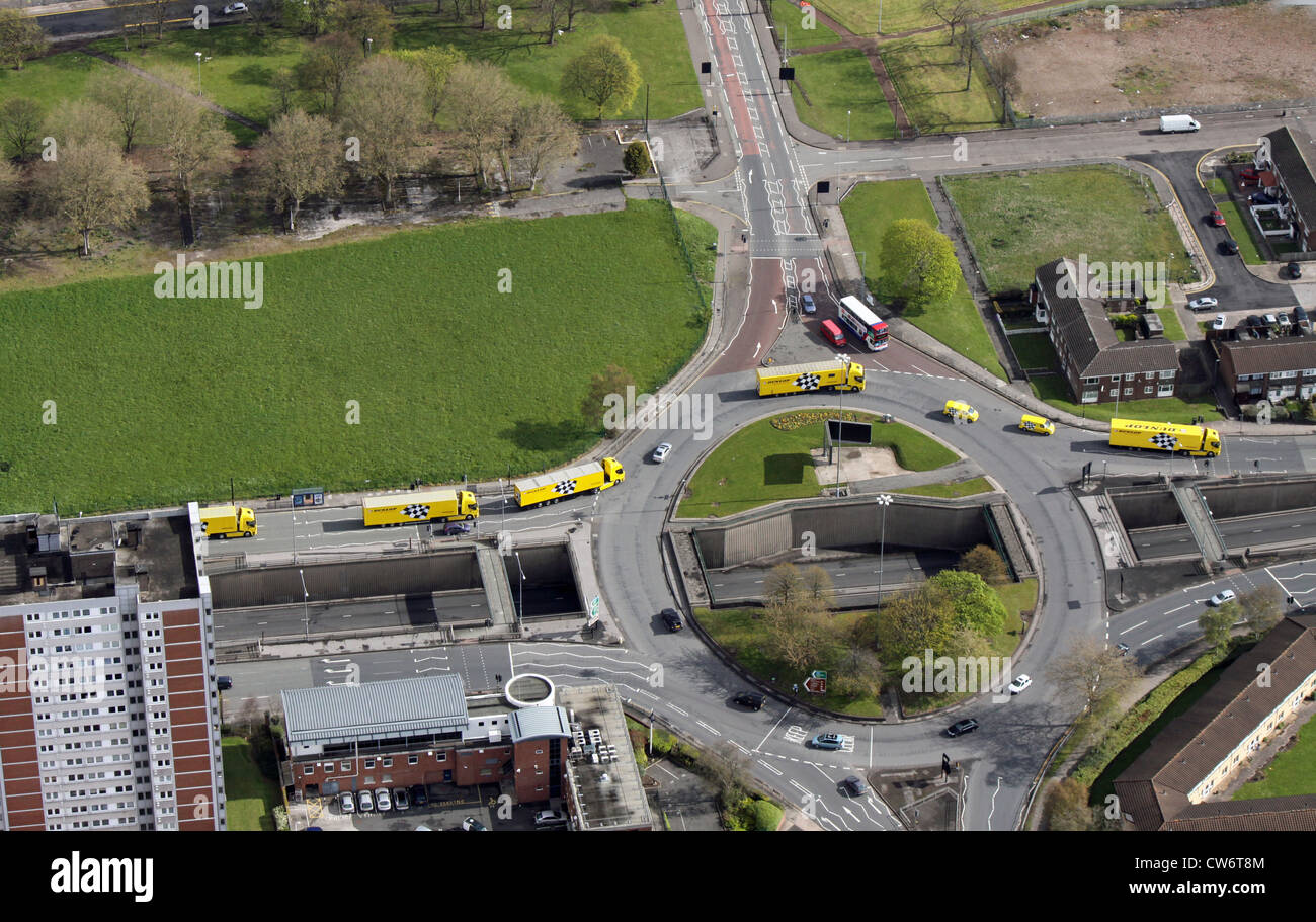 Luftaufnahme des ein Werbegag Dunlop Racing LKW auf den Straßen von Birmingham Stockfoto