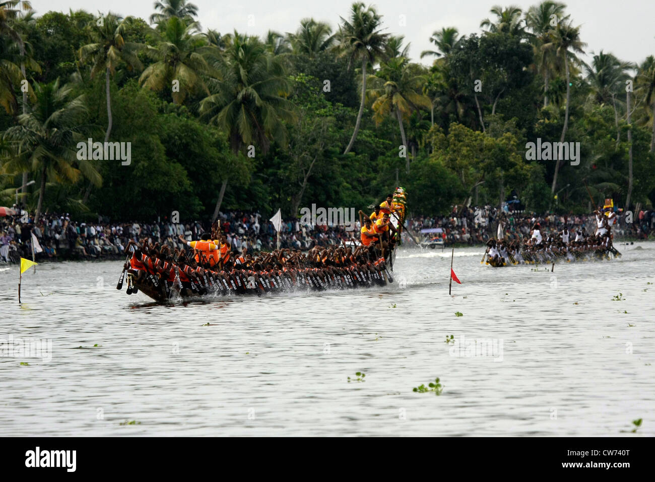 Ruderer von nehru Trophy Snakeboat Race oder Chundan Vallam Rennen in alappuzha Back Waters früher bekannt alleppey, kerala, indien, Schlangenboot Rennen Stockfoto