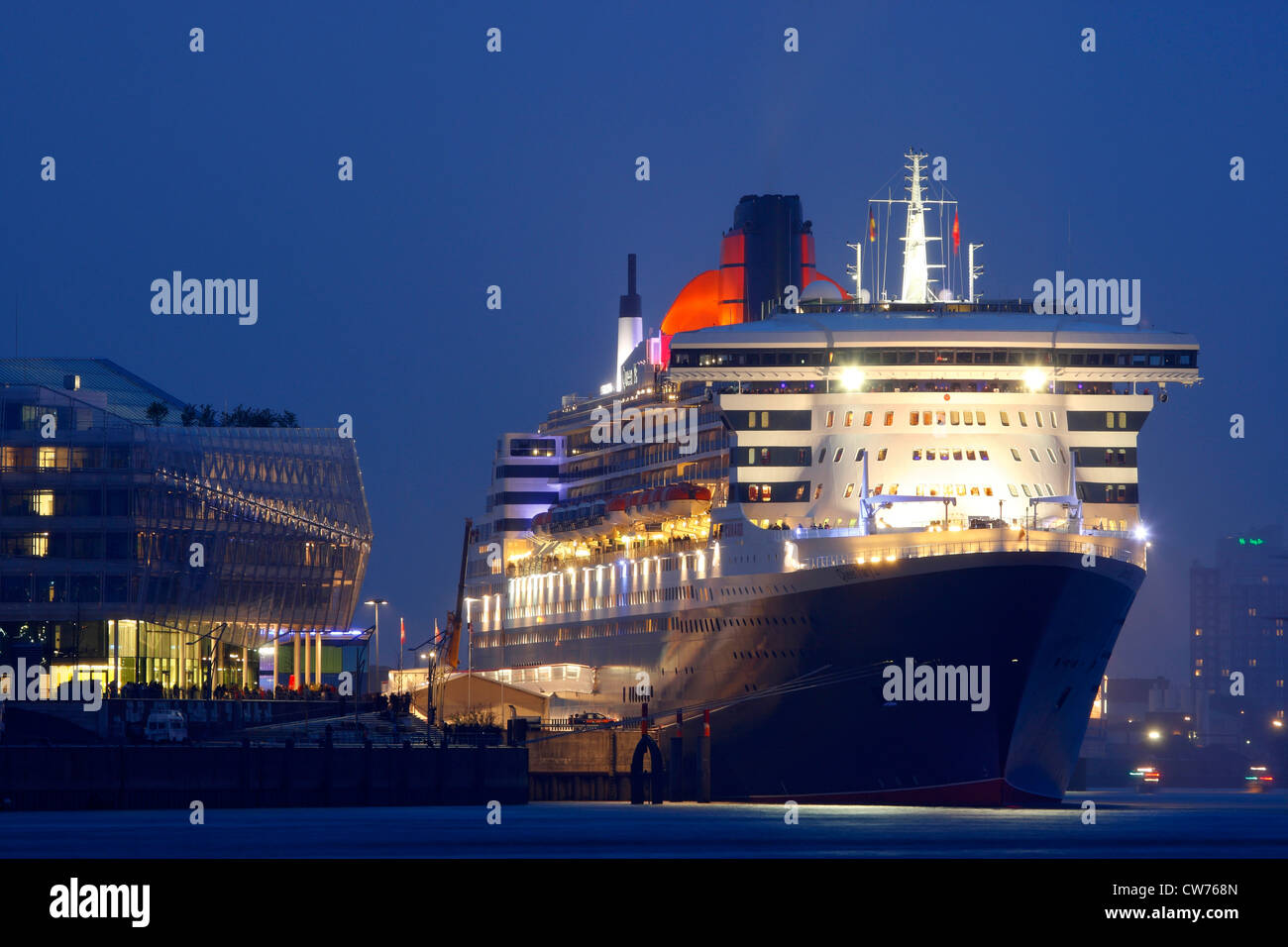Kreuzfahrt Schiff Queen Mary 2 am Cruise Center in der Hamburger Hafen, Deutschland, Hamburg Stockfoto