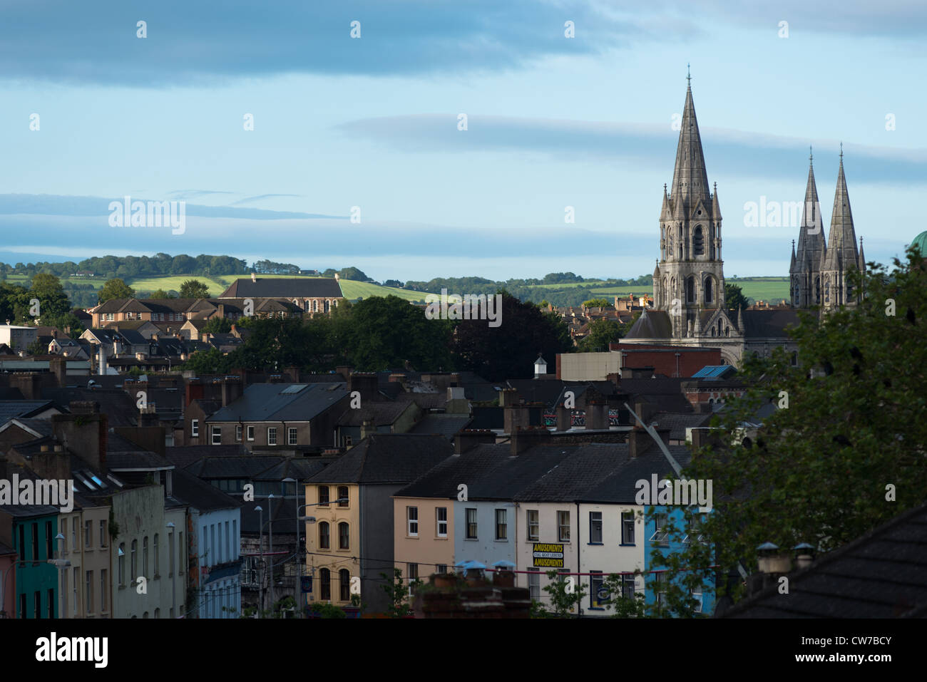 Cork City Skyline in frühen Morgenstunden, mit St Finbarr Kathedrale. County Cork, Irland. Stockfoto