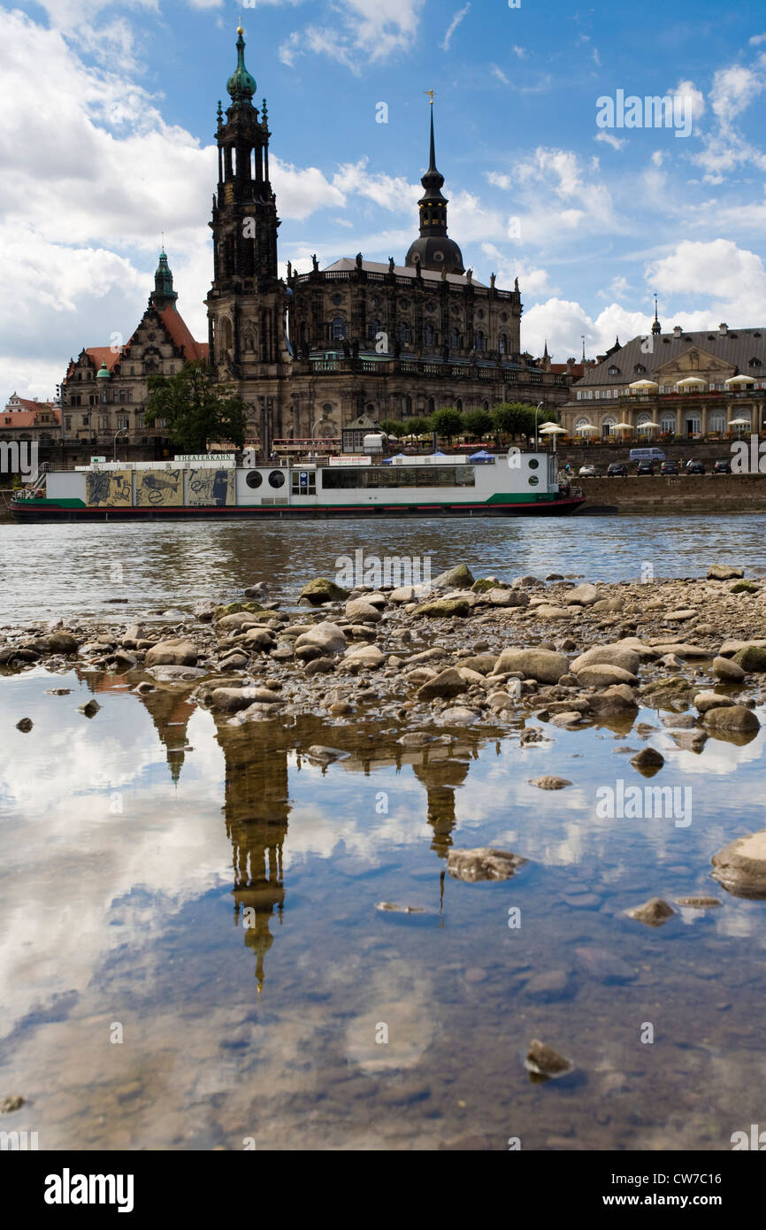 katholische Kirche eine Theater Schiff auf der Elbe, Deutschland, Sachsen, Dresden Stockfoto