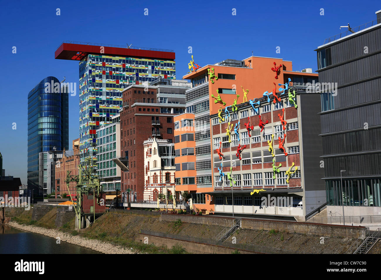 künstlerische Fassaden von Bürogebäuden am Medien Hafen Düsseldorf, Nordrhein-Westfahlen, Düsseldorf Stockfoto