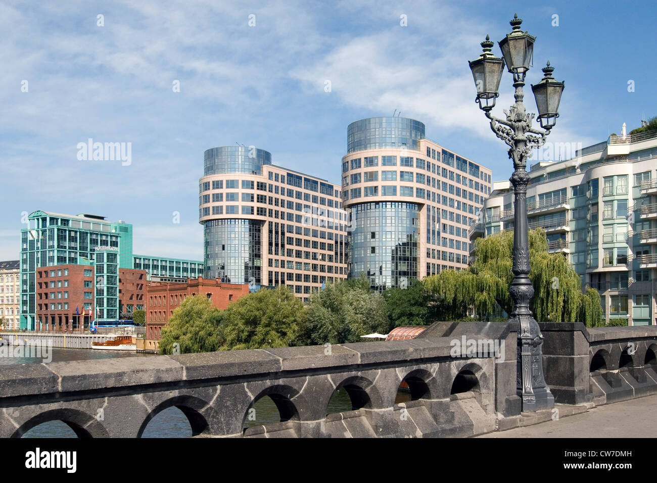 Spree-Bogen-Ansicht mit Ministerium des Innern ...
