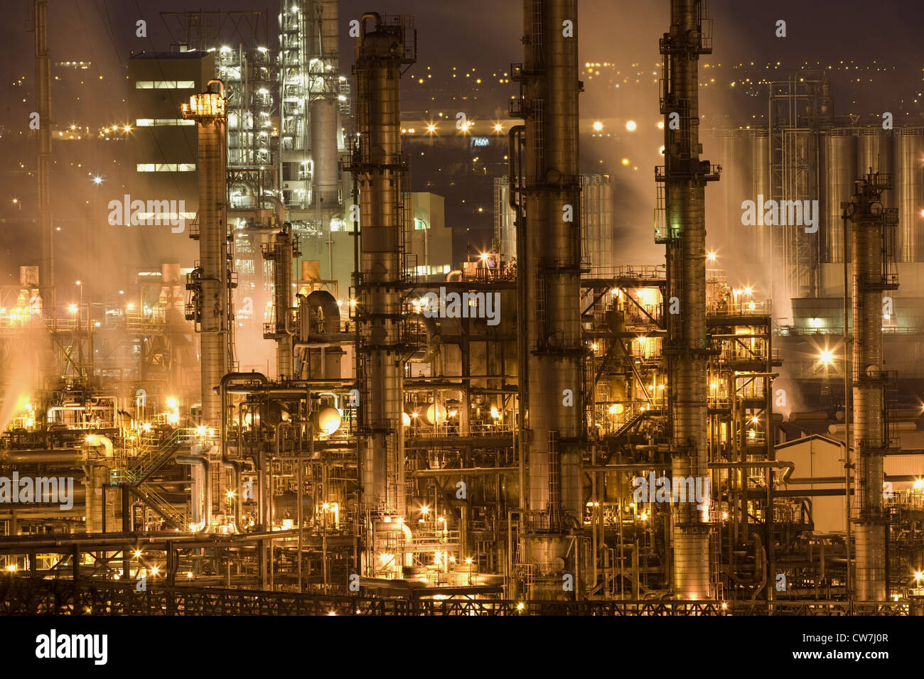 Grangemouth Ölraffinerie im Abendlicht, Großbritannien, Schottland, Grangemouth Stockfoto