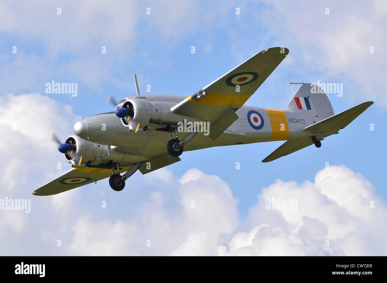 Avro Anson T21 in RAF Markierungen auf Landeanflug an RAF Fairford Stockfoto