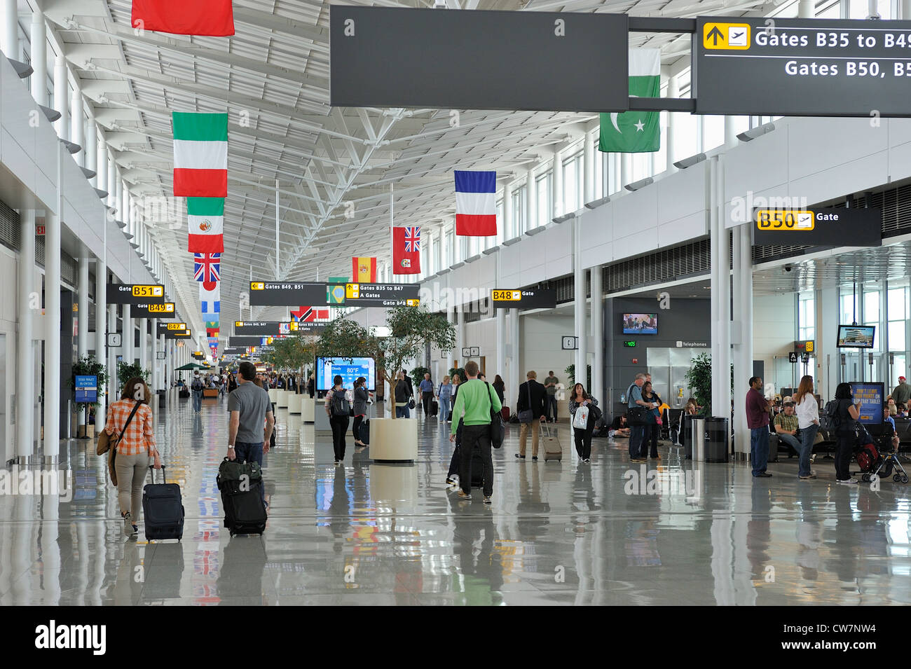 Terminal B Washington Dulles International Airport befindet sich in Loudon County Virginia USA Stockfoto