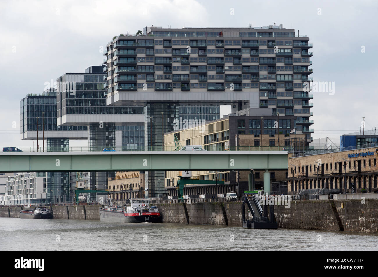 Gebäude, bekannt als der Kran Häuser, Köln. Stockfoto