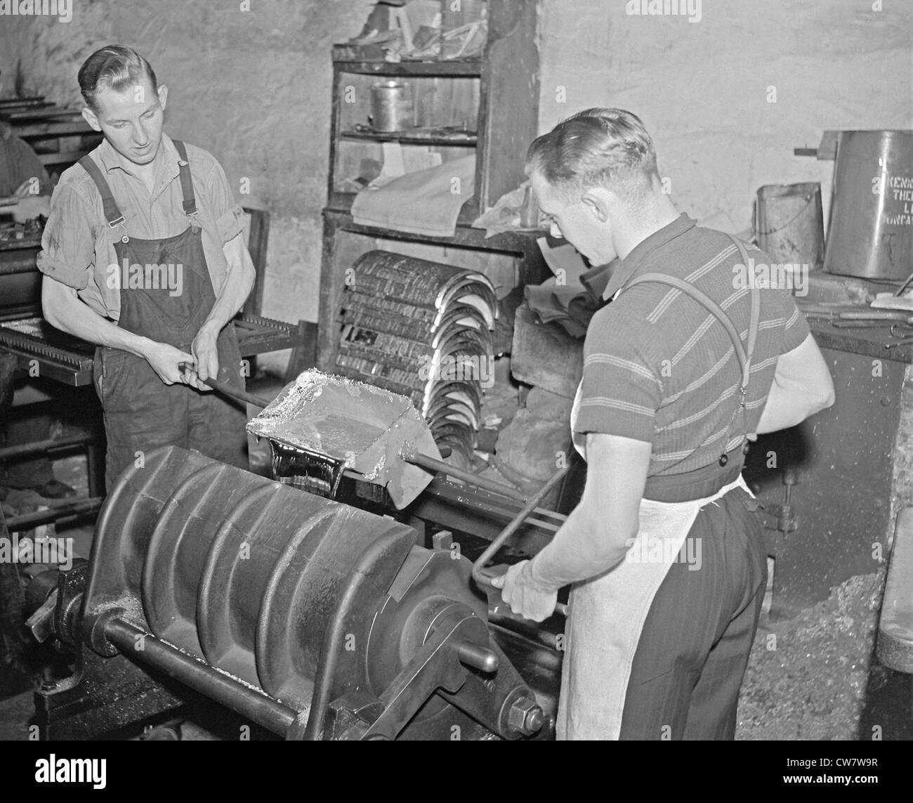 1950er Jahren Zeitungen - casting Seiten für eine rotierende Letterpress Maschine Stockfoto