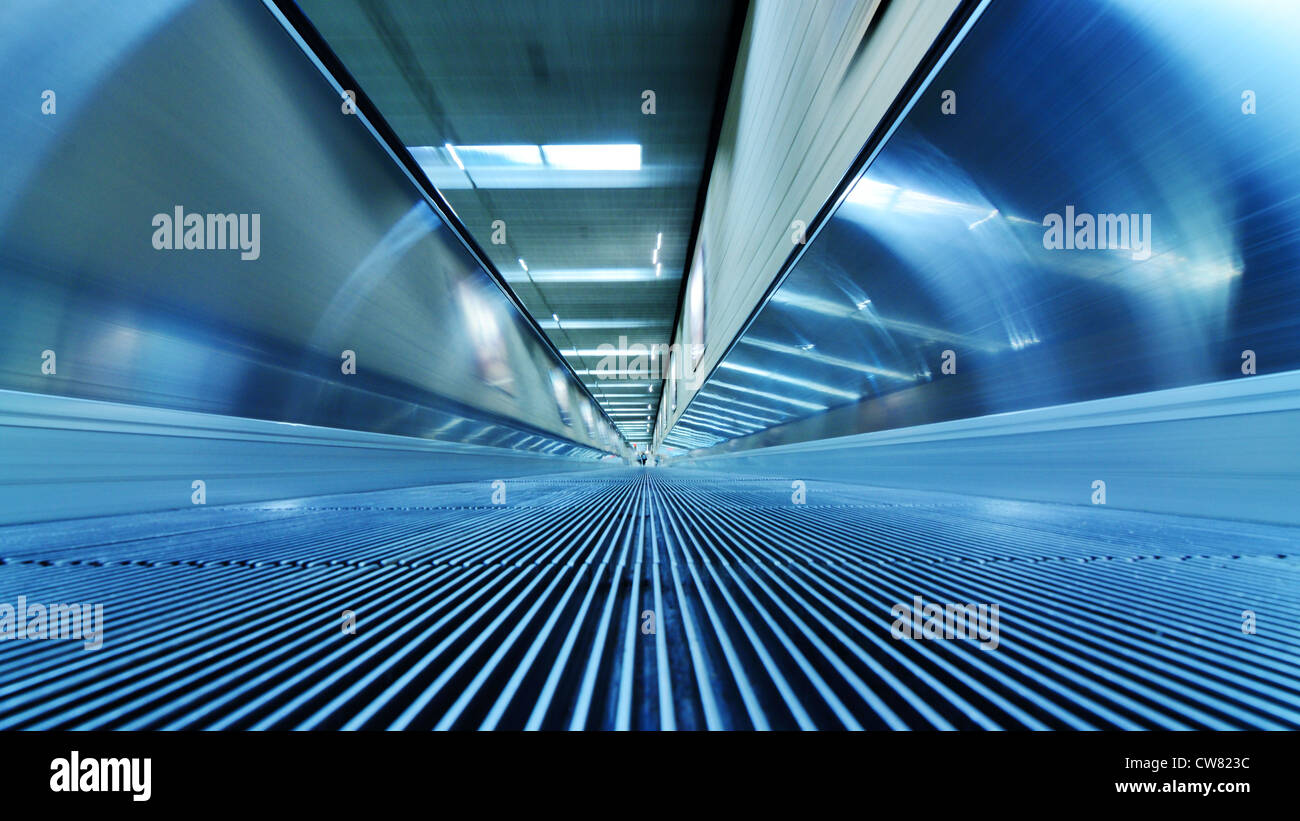 automatisierte Gehweg an einem Flughafen Stockfoto