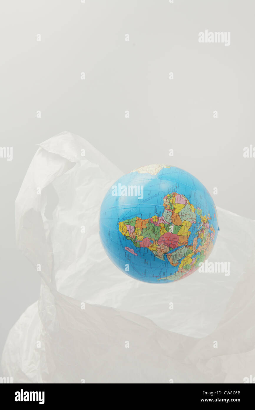 Globus und Plastiktüte Stockfoto