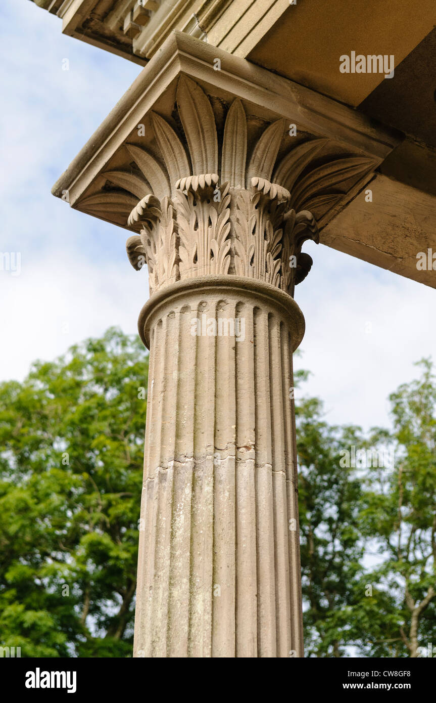 Oben auf einer korinthischen Säule Stockfoto